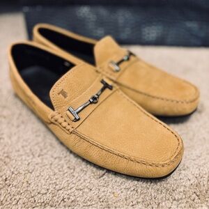 Tod's Tan Double T Loafers Comfy Soft‎ Driving Shoes with Embossed Logo Italy